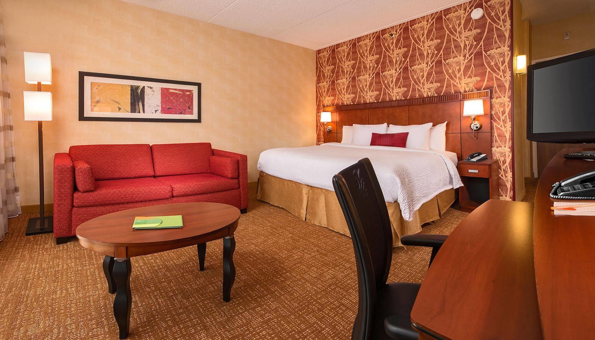 Courtyard By Marriott Dulles Airport Herndon/Reston Exterior photo
